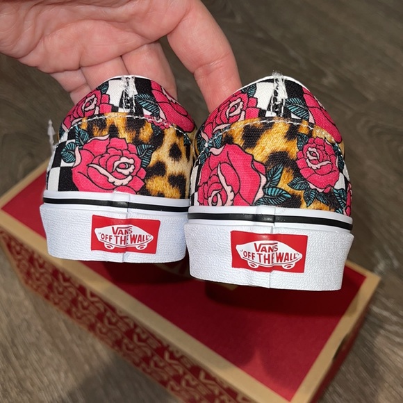Vans Classic Slip-On (Rose & Animal Checkerboard) New ❤️ - Picture 5 of 15